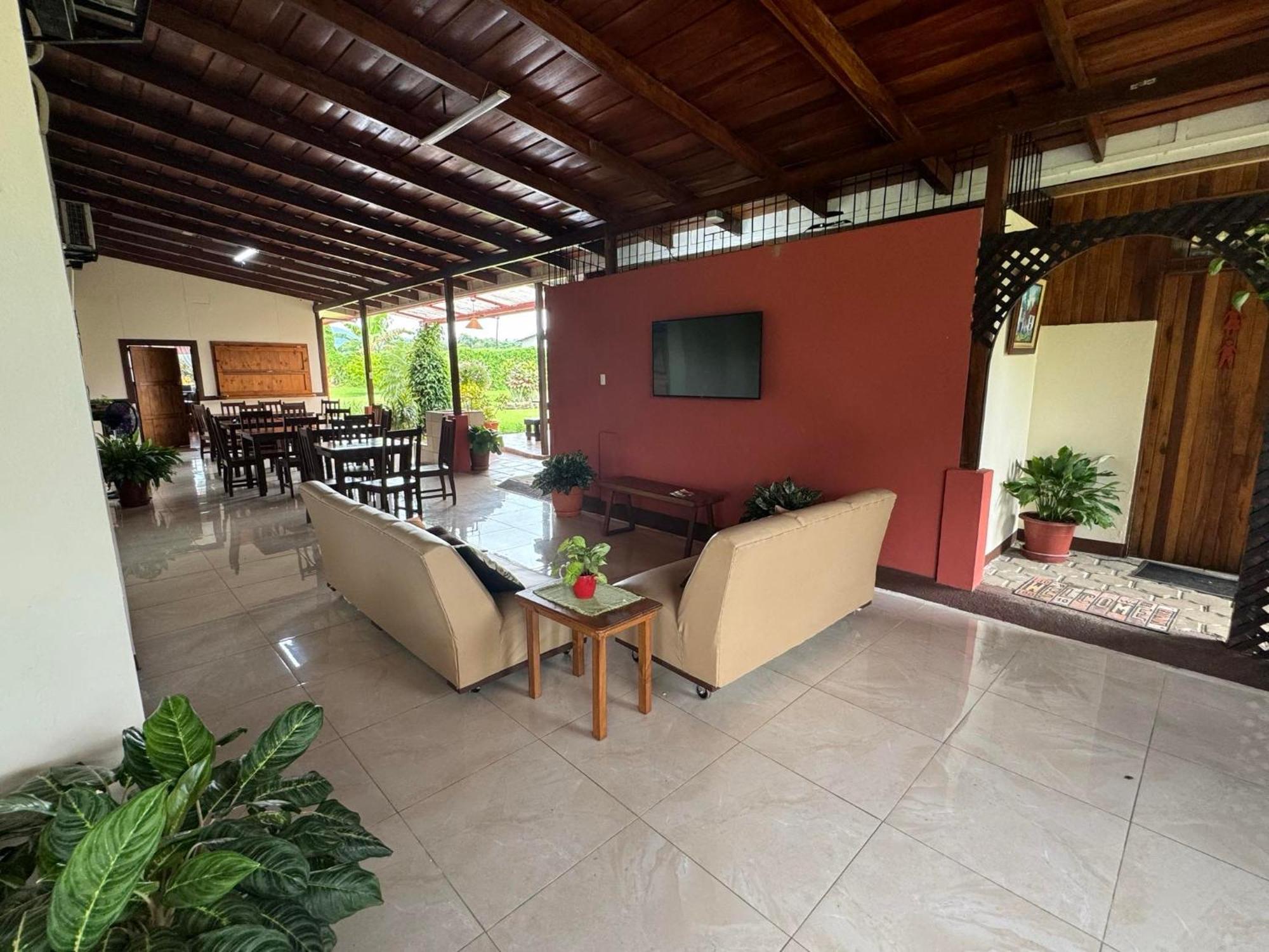 Befox Adventure Hotel La Fortuna Exterior foto