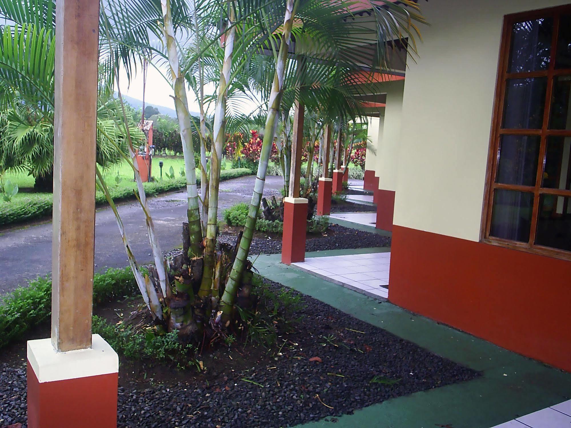 Befox Adventure Hotel La Fortuna Exterior foto